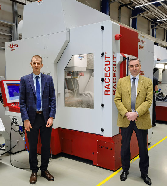 Machining and jig grinding with Roeders